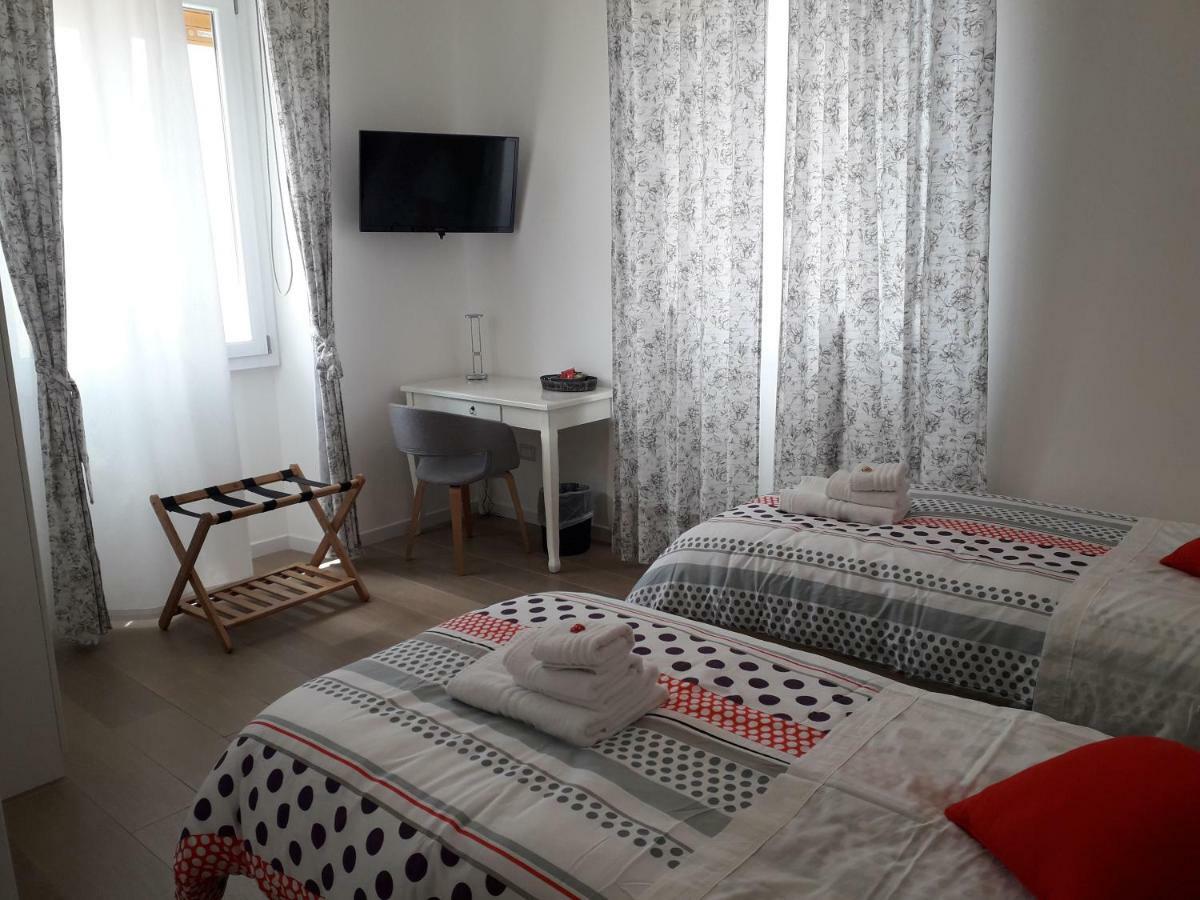 Jolie Julie Accomodation Сассари Экстерьер фото